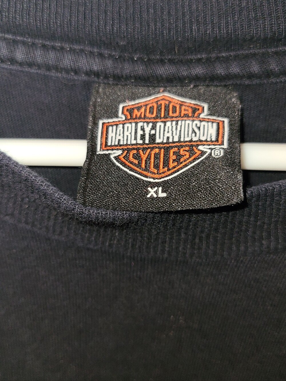 Harley-Davidson Black Tee with White Logo and Red Accent - Picture 2 of 4